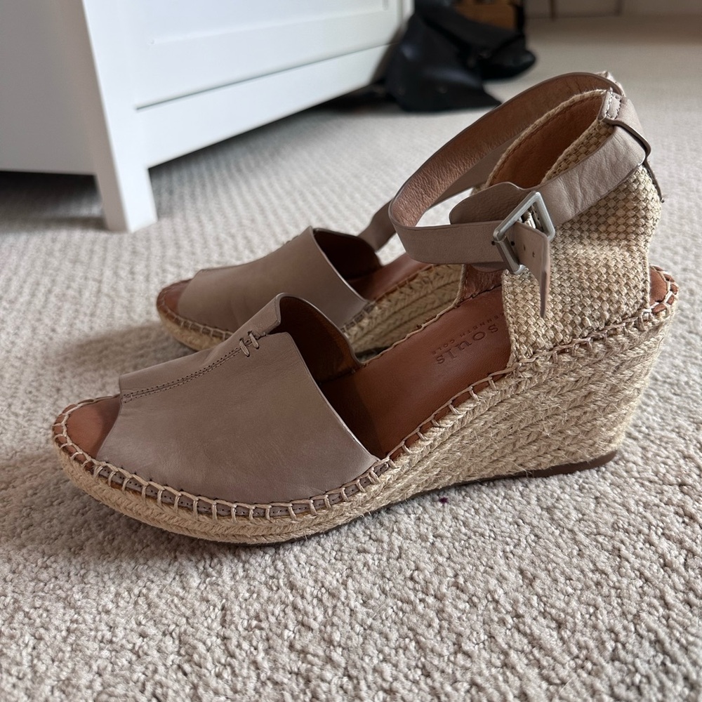 Gentle Souls Wedge Heel